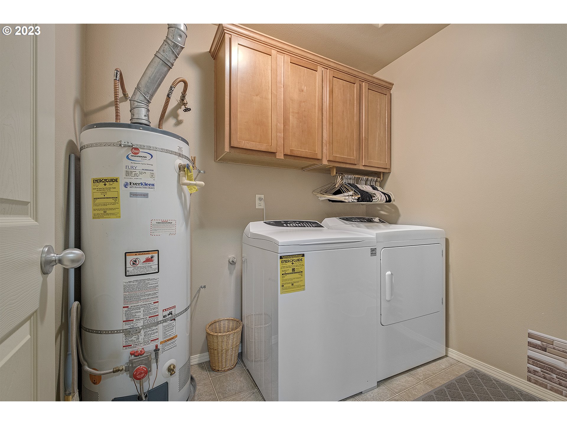 15579 Southwest Stone Ridge Circle Beaverton, OR 97007 - Photo 21 of 25 Laundry