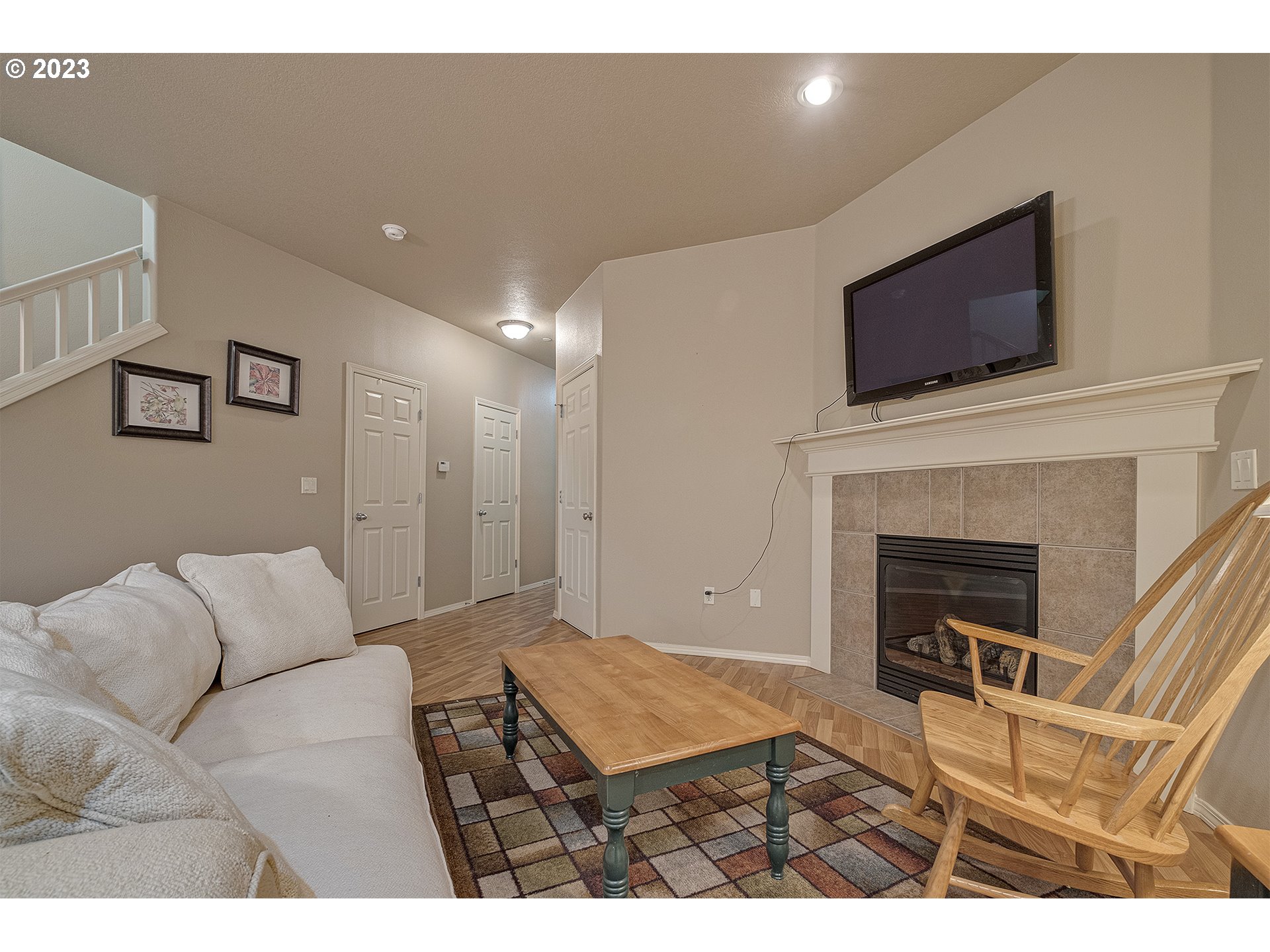 15579 Southwest Stone Ridge Circle Beaverton, OR 97007 - Photo 5 of 25 Living Room