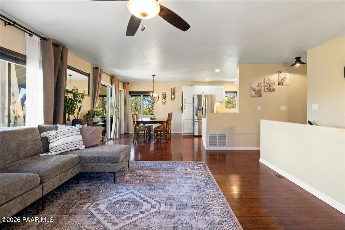 2040 Thumb Butte Road Prescott, AZ 86305 - Photo 5 of 38 Living Room