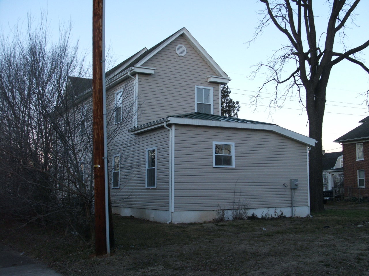 1630 Rorer Avenue Southwest Roanoke, VA 24016 - Photo 2 of 10 1630 BACK SIDE