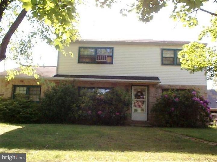 2841 St Peters Road Elverson, PA 19520 - Photo 2 of 20