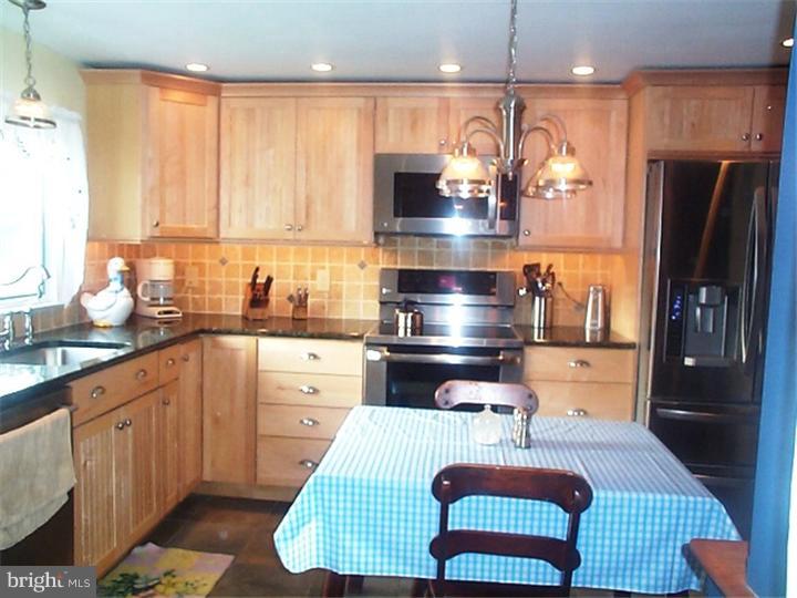 2841 St Peters Road Elverson, PA 19520 - Photo 6 of 20