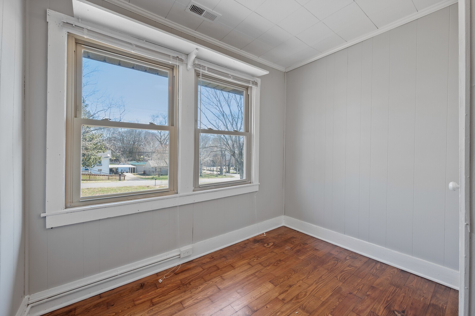 1110 Fowler Street Old Hickory, TN 37138 - Photo 10 of 16 an empty room with a window