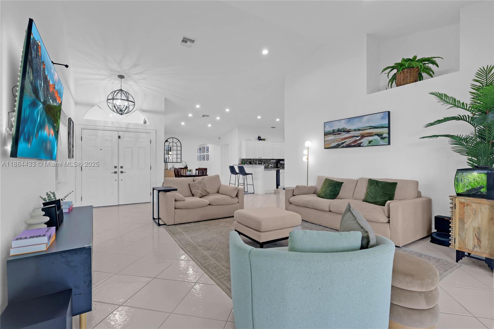 8273 Vía Di Veneto Boca Raton, FL 33496 - Photo 9 of 37 Gallery Image 9