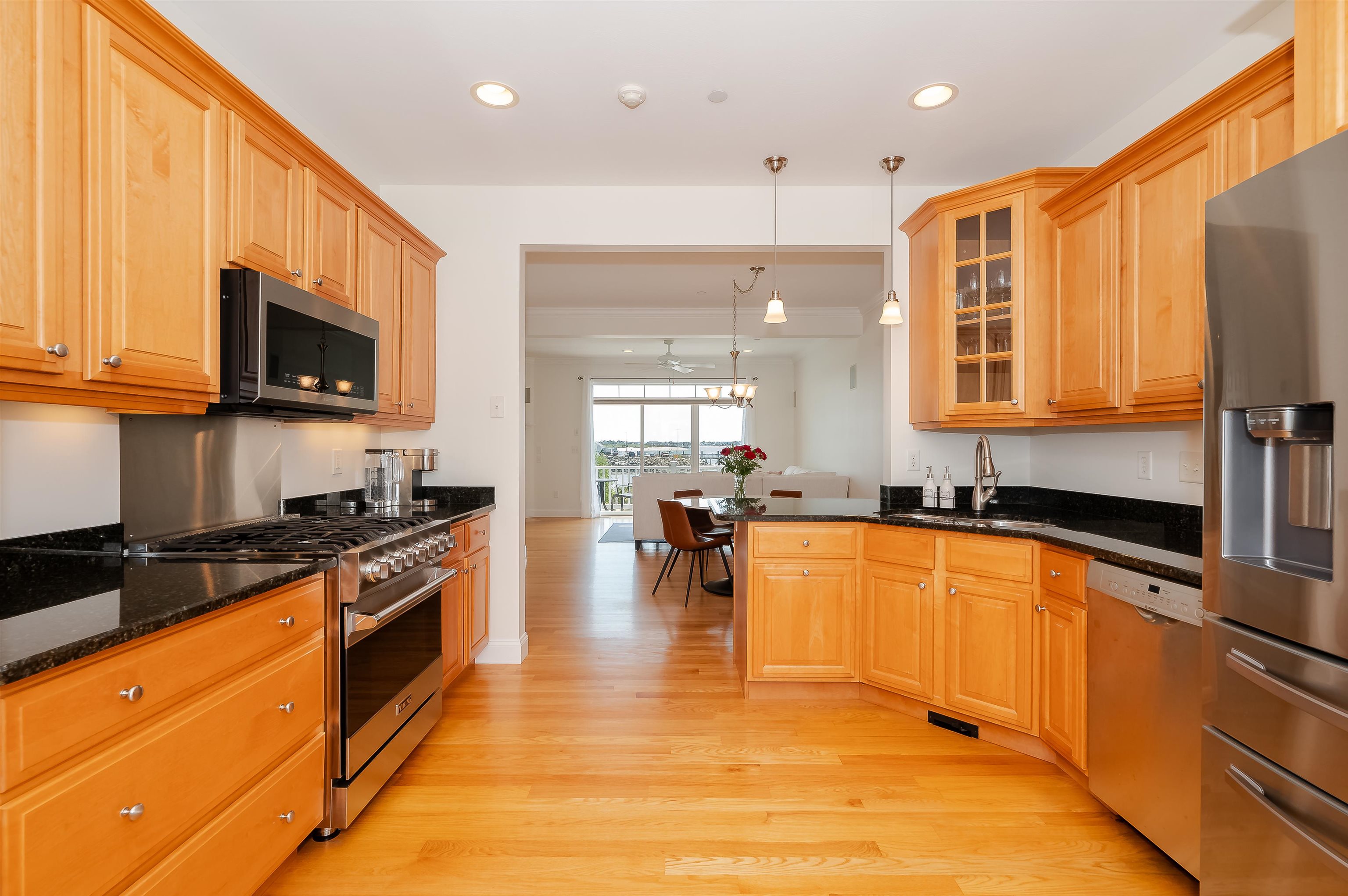 24 Harbor Road, Unit 10 Hampton, NH 03842 - Photo 13 of 40
