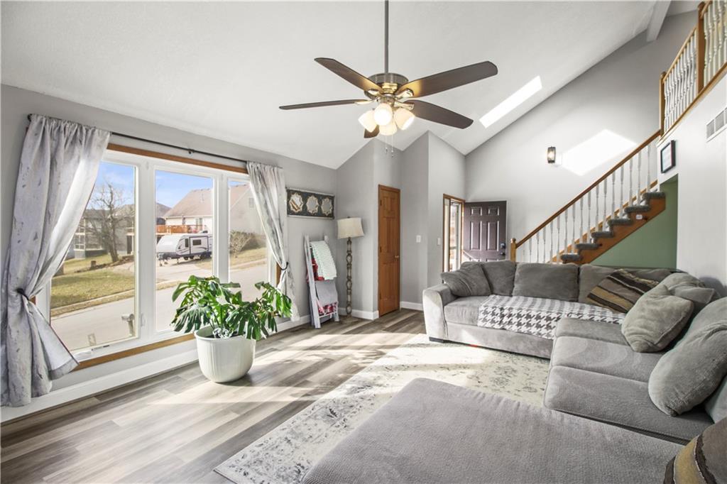 202 Southwest 25th Street Oak Grove, MO 64075 - Photo 4 of 27