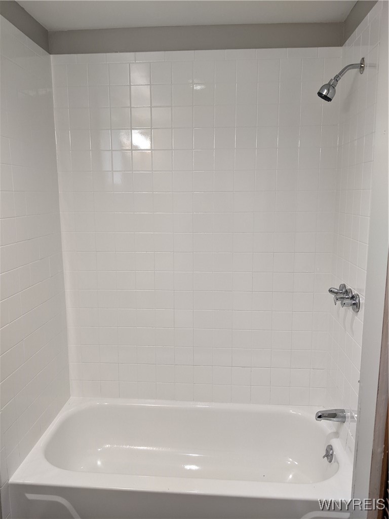 887 Prospect Avenue Buffalo, NY 14213 - Photo 4 of 9