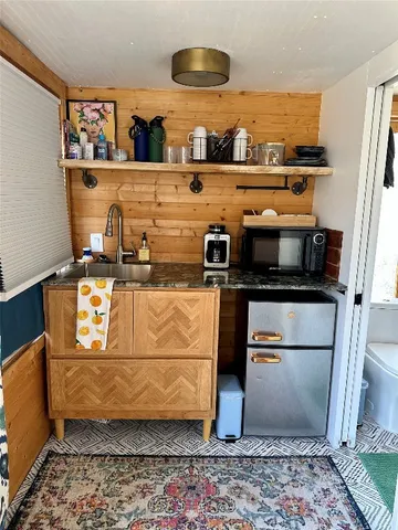 $3,750 | 2507 East Side Drive, Austin, TX 78704