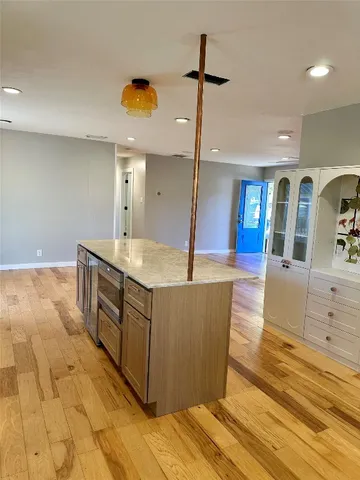 $3,750 | 2507 East Side Drive, Austin, TX 78704