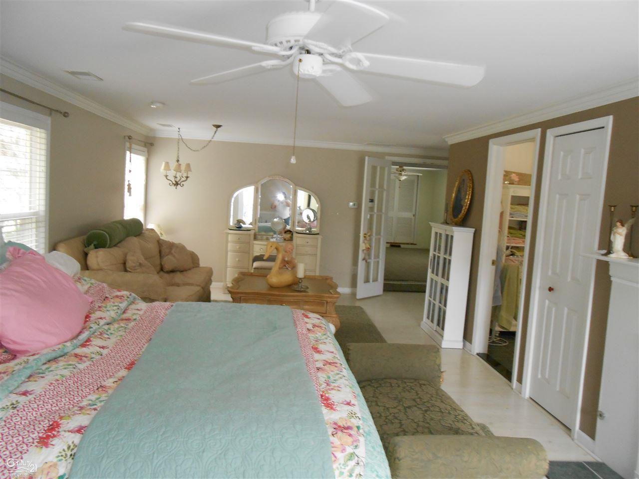 857 Hawthorne Road Grosse Pointe Woods, MI 48236 - Photo 17 of 44