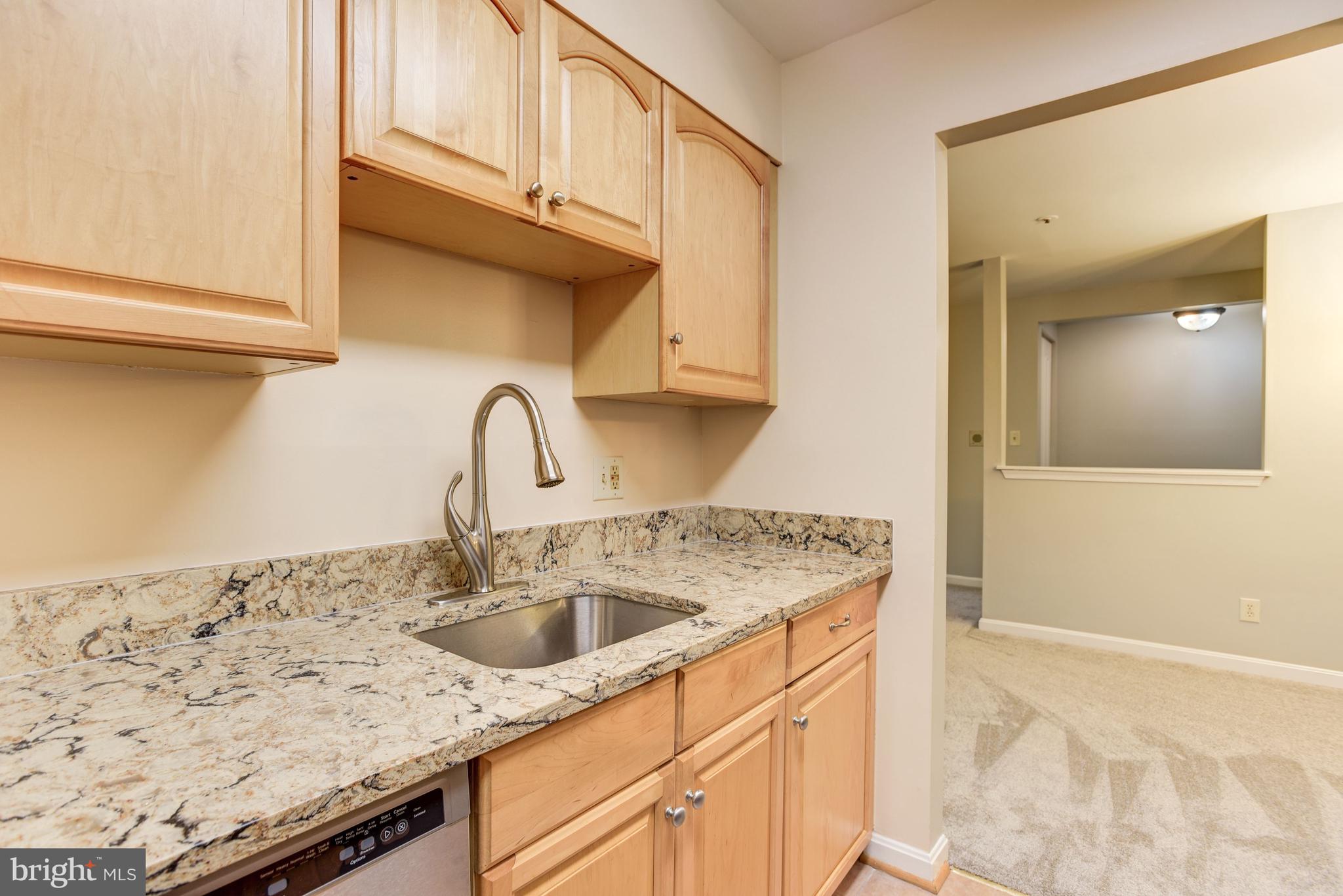 4912 Columbia Road, Unit 2 112 Columbia, MD 21044 - Photo 12 of 24 Kitchen | Granite Countertops