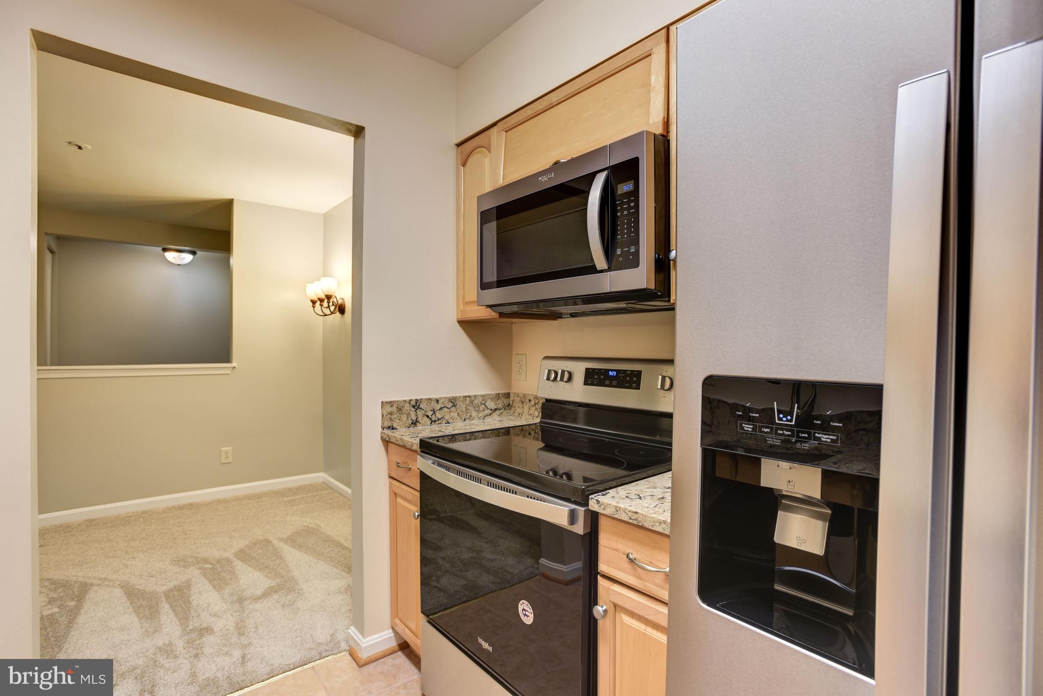 4912 Columbia Road, Unit 2 112 Columbia, MD 21044 - Photo 13 of 24 Kitchen | Sleek Appliances