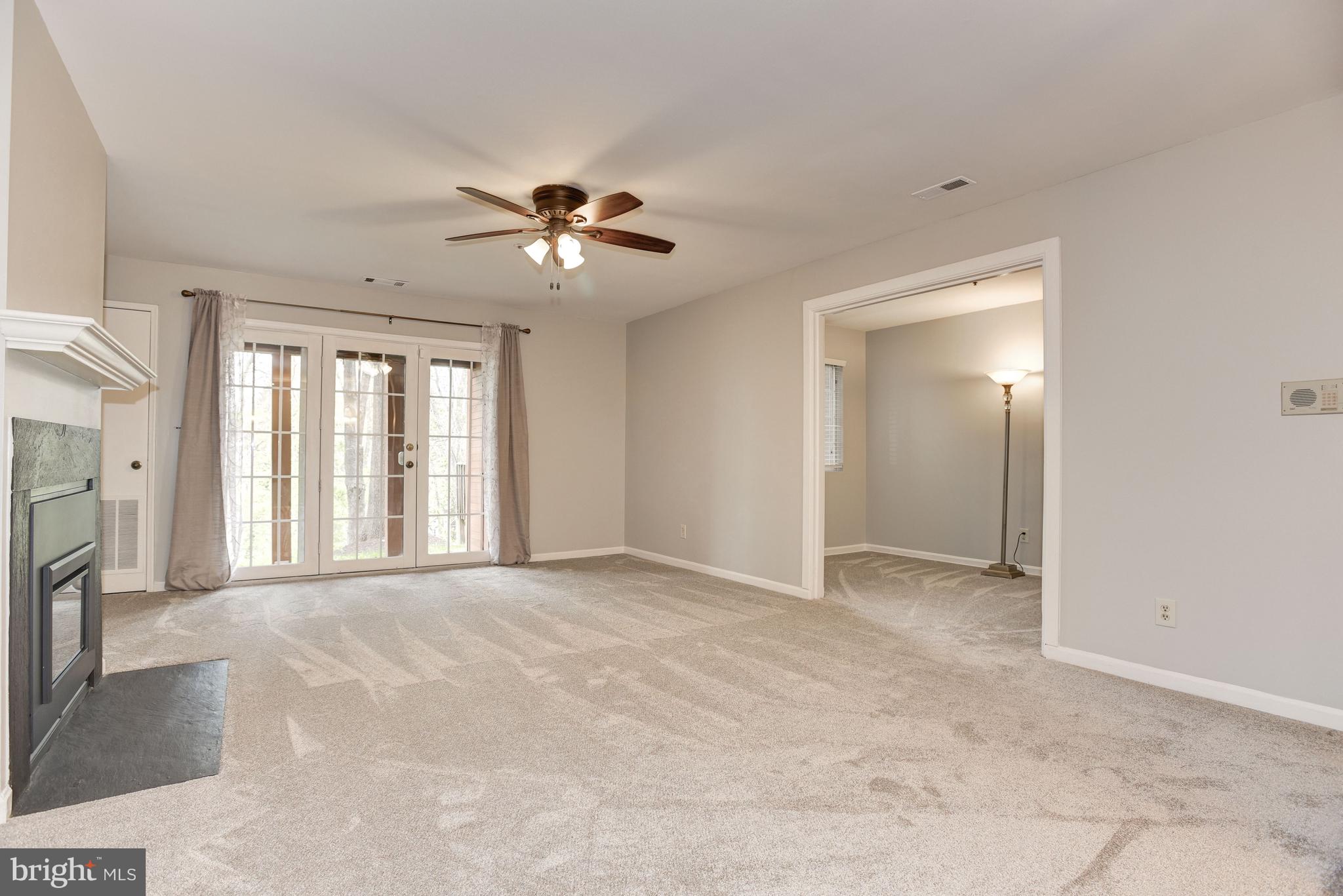 4912 Columbia Road, Unit 2 112 Columbia, MD 21044 - Photo 5 of 24 Living Room | Den - Office