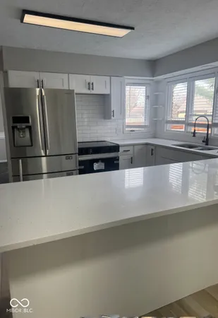 $425,000 | 4946 Beechwood Circle, Avon, IN 46123