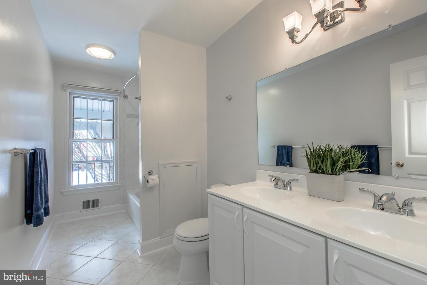 1203 Old Stable Road McLean, VA 22102 - Photo 19 of 30 Upper Level Hall Bath