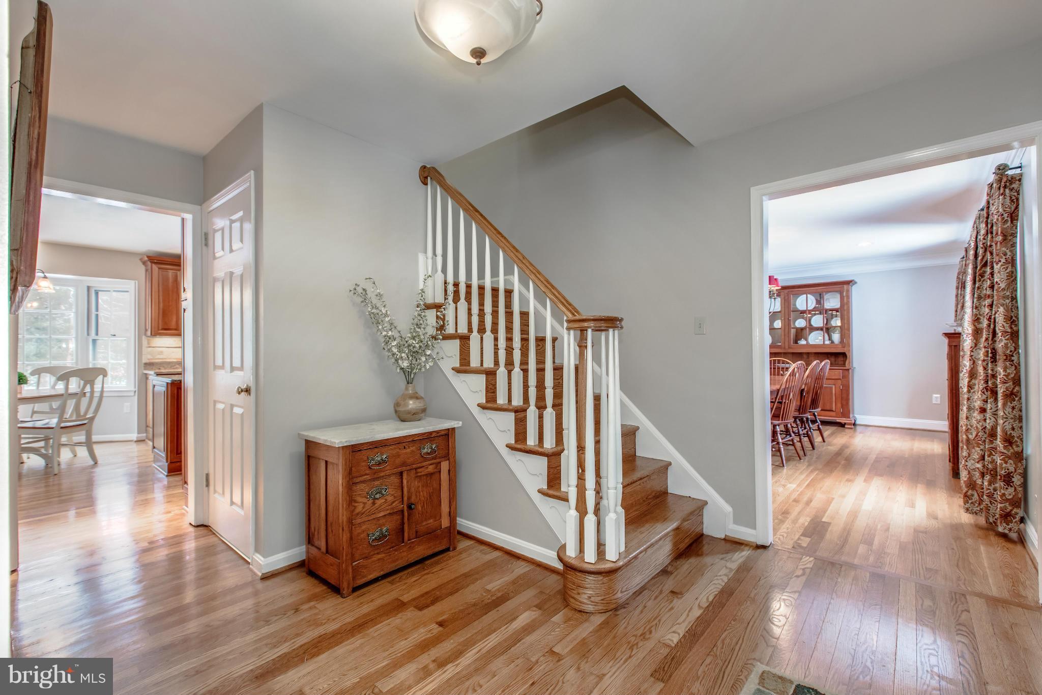 1203 Old Stable Road McLean, VA 22102 - Photo 3 of 30 Foyer