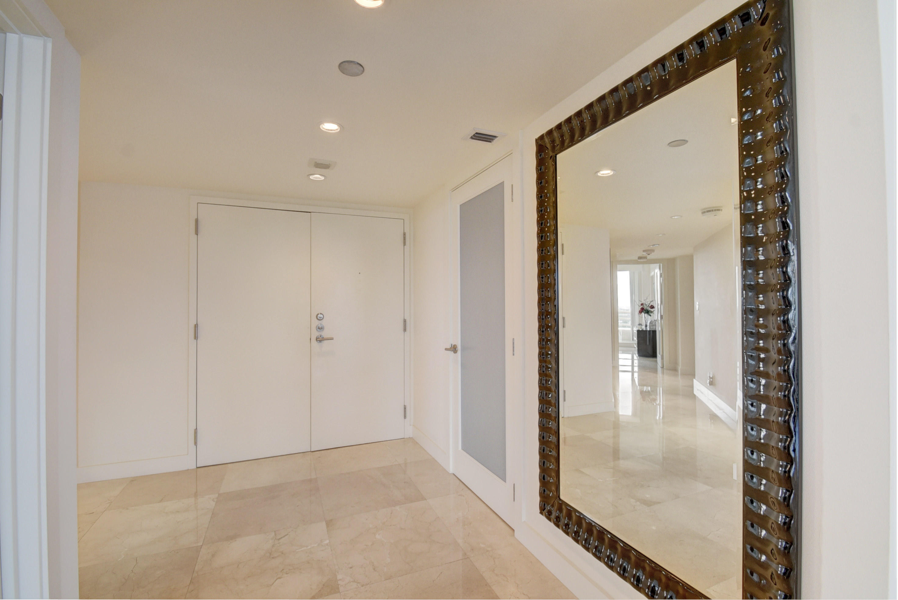 4101 North Ocean Boulevard, Unit 1509 Boca Raton, FL 33431 - Photo 4 of 55 INTERIOR FOYER