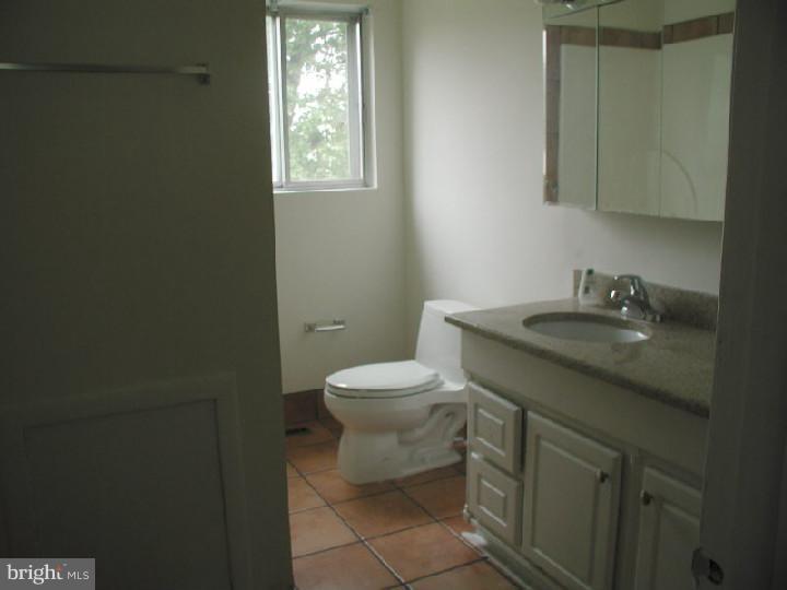 11 Polaris Road Sewell, NJ 08080 - Photo 16 of 24 Bathroom