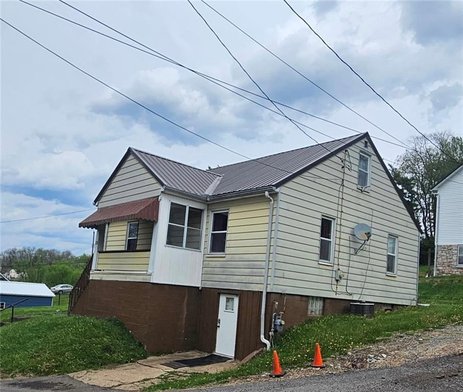 23 Cross Street Burgettstown, PA 15021 - Photo 1 of 14