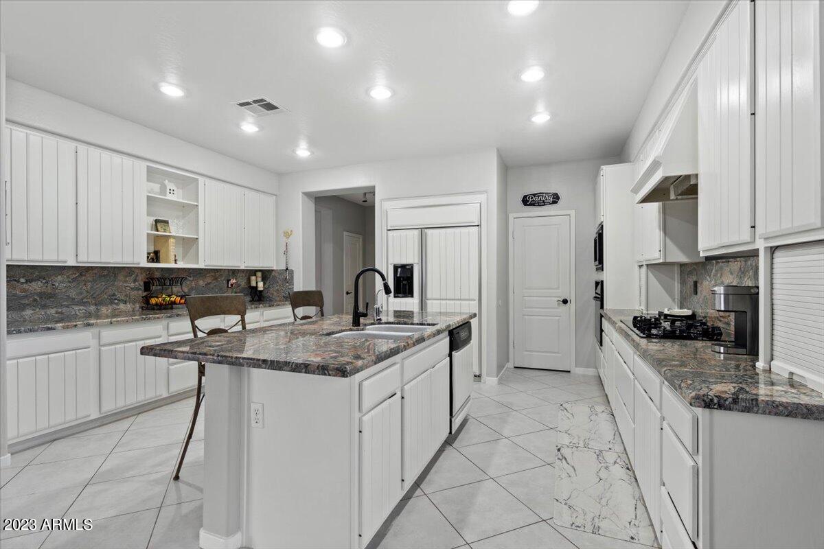 6361 West Deer Valley Road Glendale, AZ 85308 - Photo 11 of 47 Kitchen