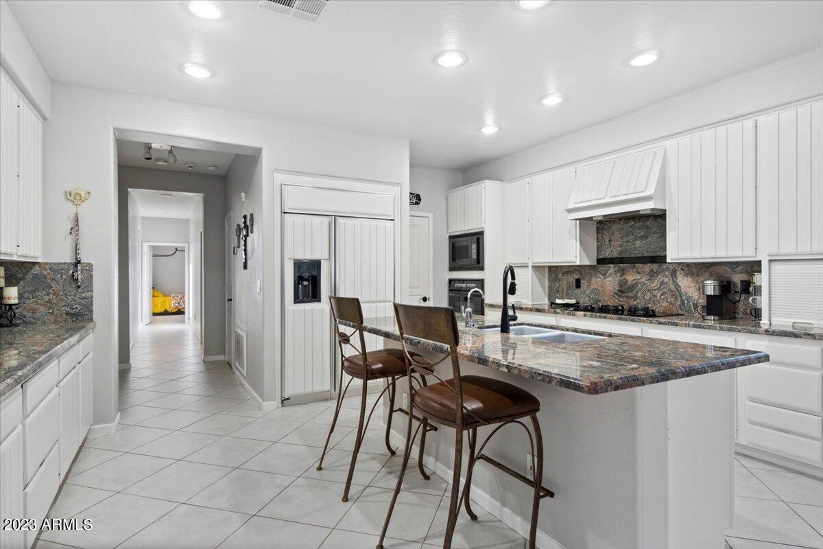 6361 West Deer Valley Road Glendale, AZ 85308 - Photo 12 of 47 Kitchen