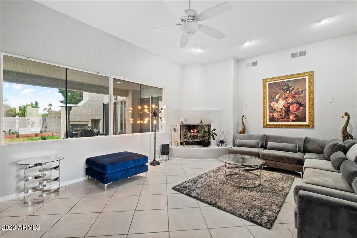 6361 West Deer Valley Road Glendale, AZ 85308 - Photo 19 of 47 Family Room