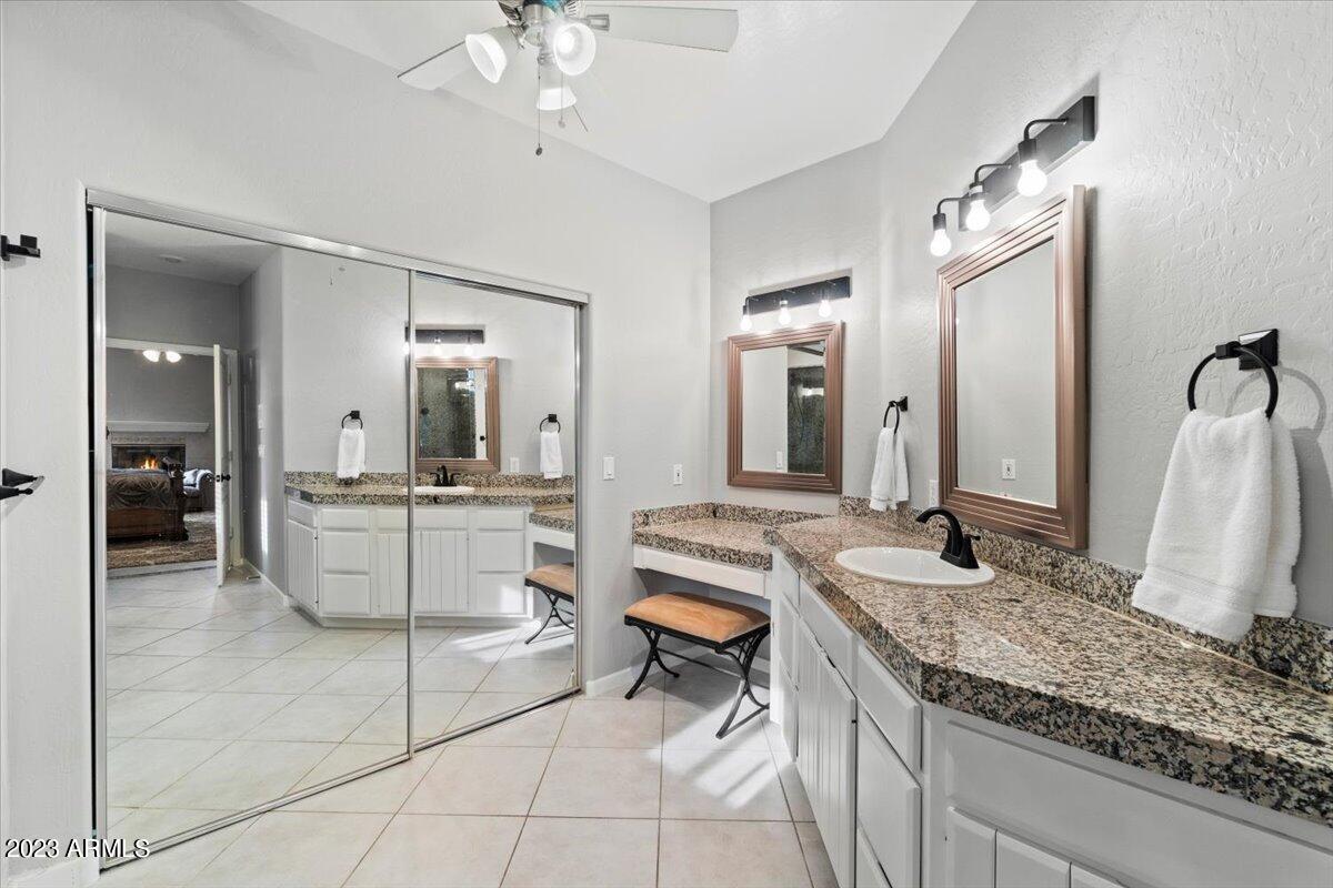 6361 West Deer Valley Road Glendale, AZ 85308 - Photo 23 of 47 Mstr Bathroom