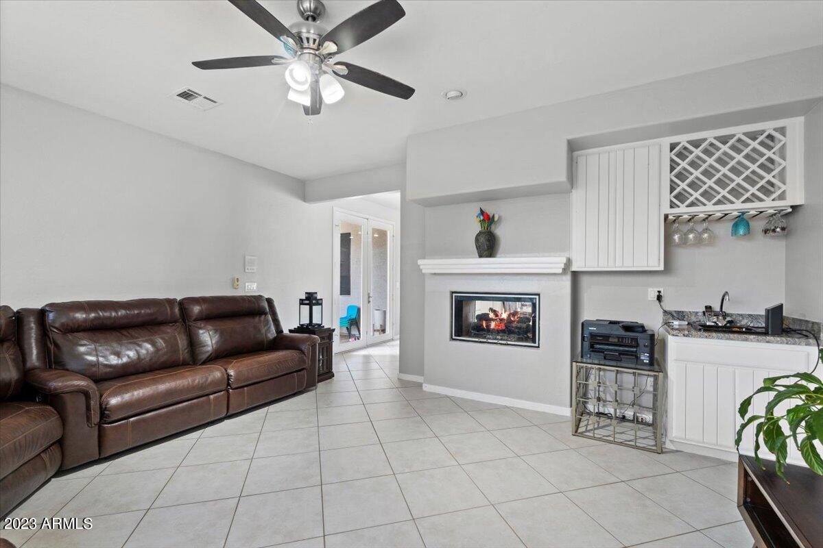 6361 West Deer Valley Road Glendale, AZ 85308 - Photo 5 of 47 Living Room