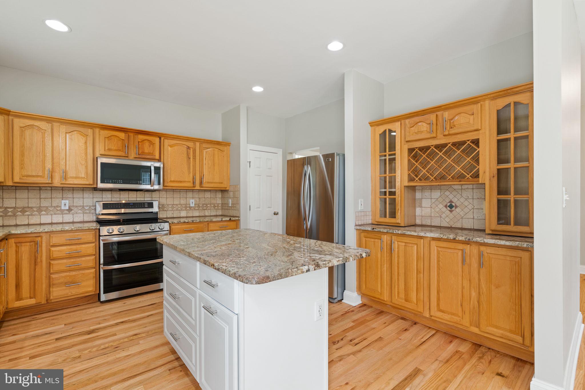 19033 Otley Road Purcellville, VA 20132 - Photo 12 of 52 Recessed Lights