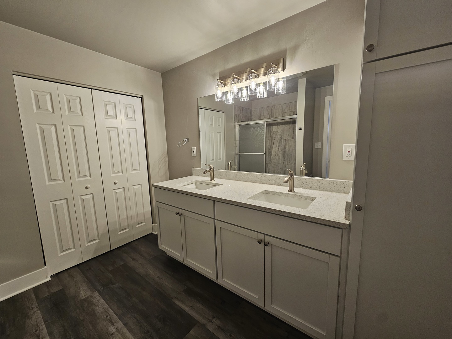 3926 East 1750th Road Sheridan, IL 60551 - Photo 6 of 23 a bathroom with double vanity and a mirror