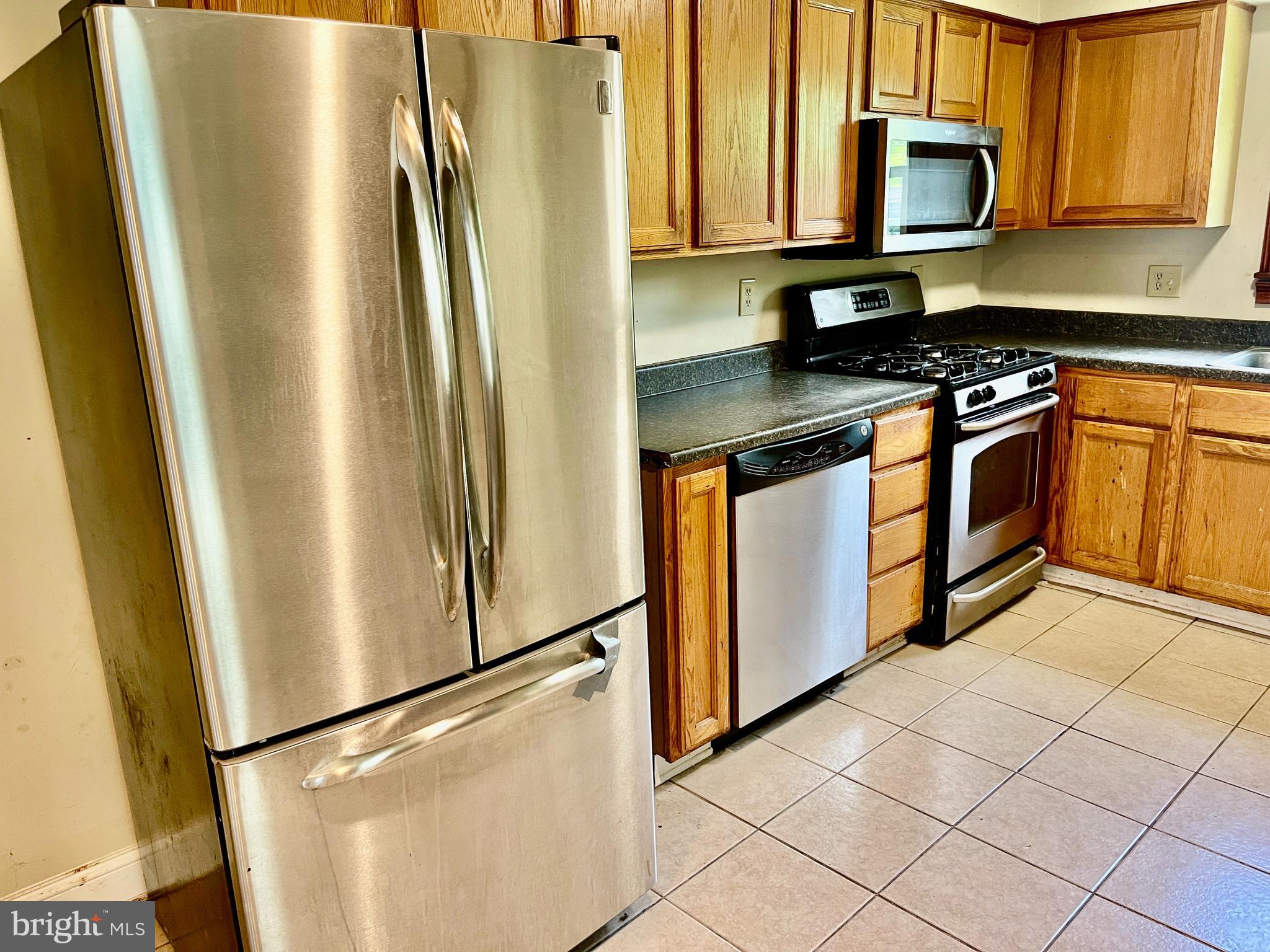 10 Avenal Road Baltimore, MD 21221 - Photo 21 of 24 Kitchen. Refrigerator will be removed