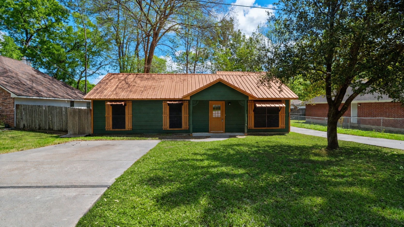 417 Shawnee Conroe, TX 77316 - Photo 18 of 18 Don't miss the opportunity to make this charming Montgomery house your new home!
