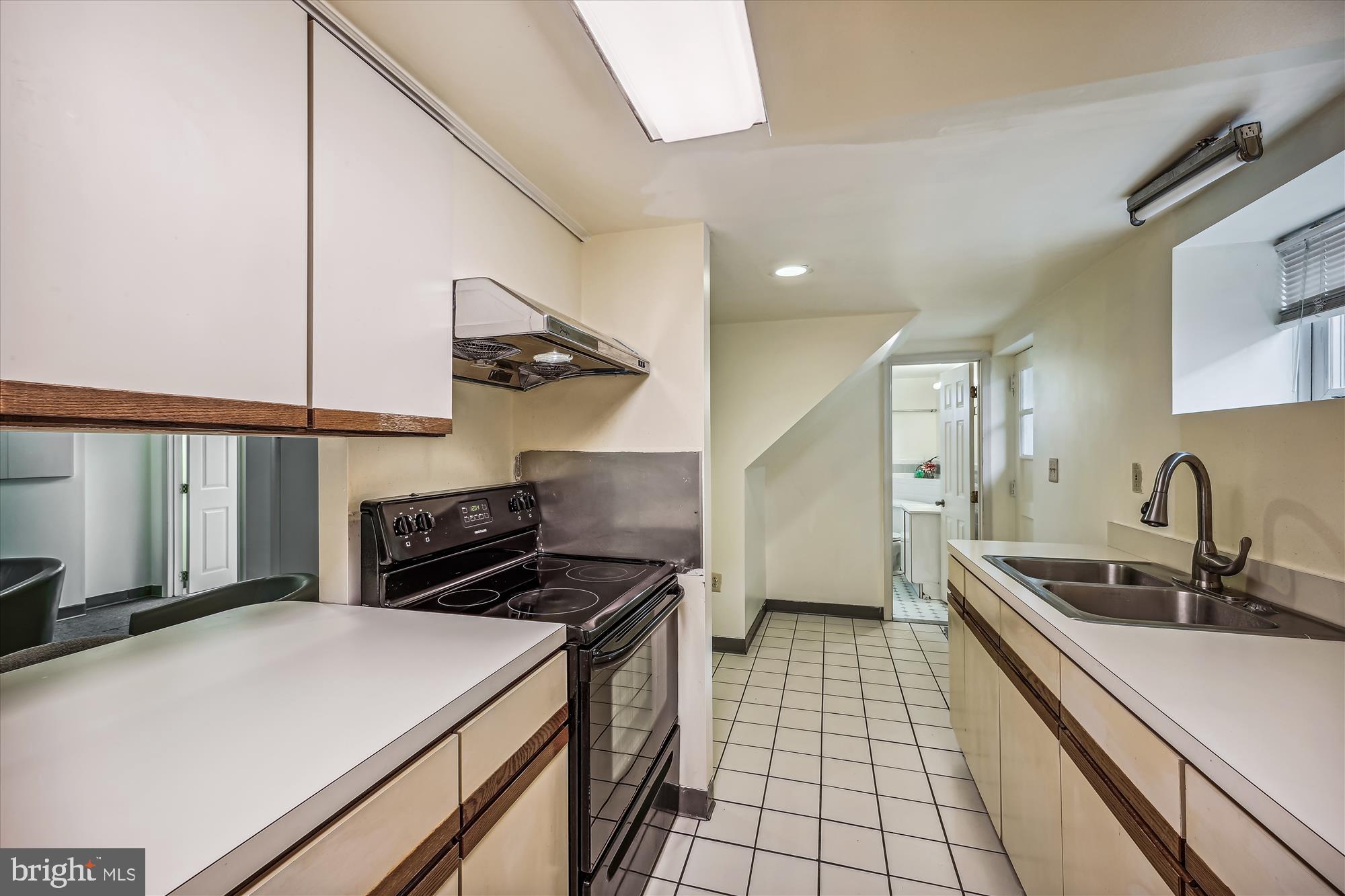 3901 Jeffry Street Silver Spring, MD 20906 - Photo 20 of 30 lower level kitchenette