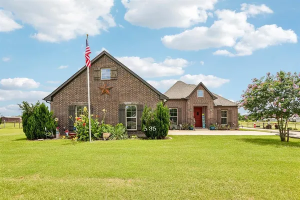 $500,000 | 535 Cheyenne Trail, Trenton, TX 75490