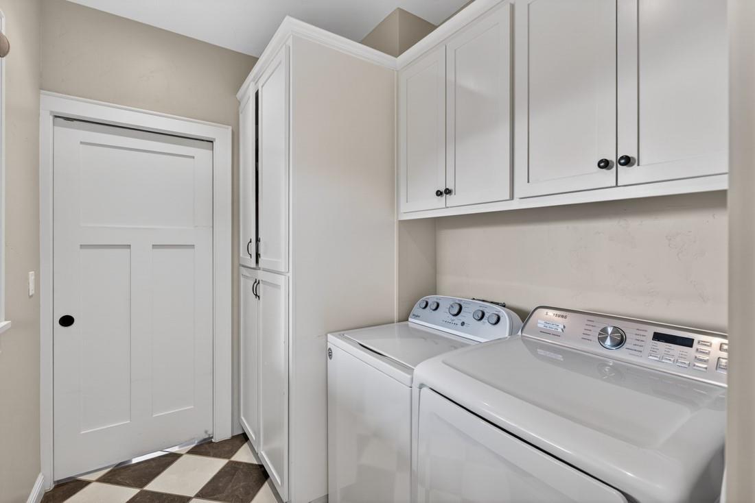 3970 Leavesley Road Gilroy, CA 95020 - Photo 44 of 52 a utility room with dryer and washer