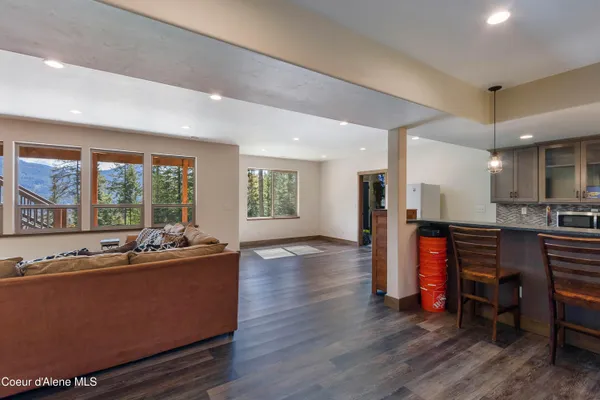 $1,375,000 | 343 Olympic Drive, Sandpoint, ID 83864