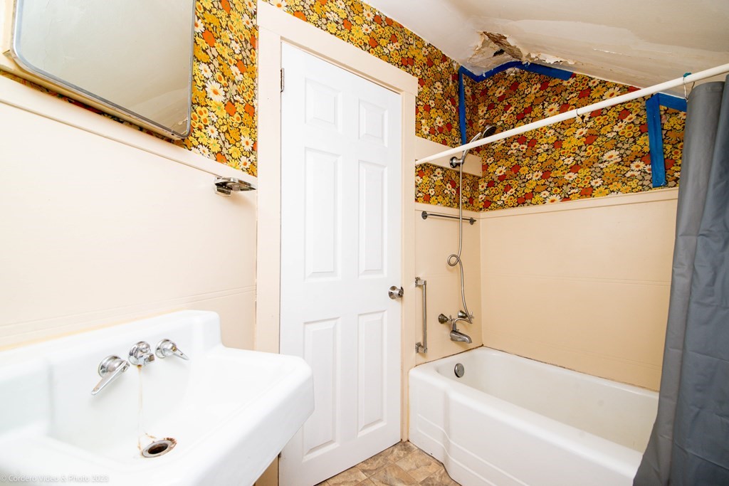 189 Ridge Street Fall River, MA 02721 - Photo 16 of 40