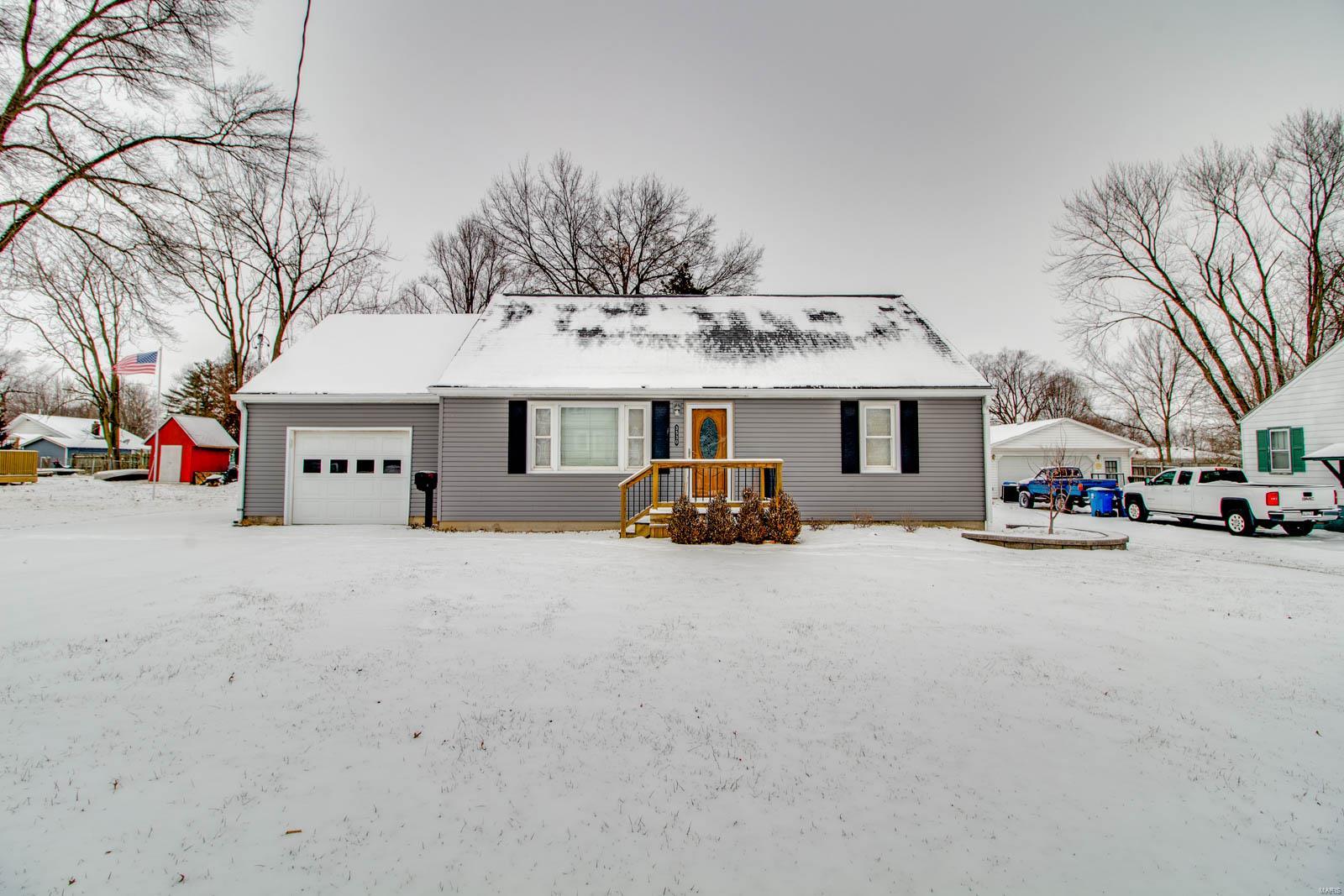 3530 Omega Street Alton, IL 62002 - Photo 1 of 29 Gallery Image 1