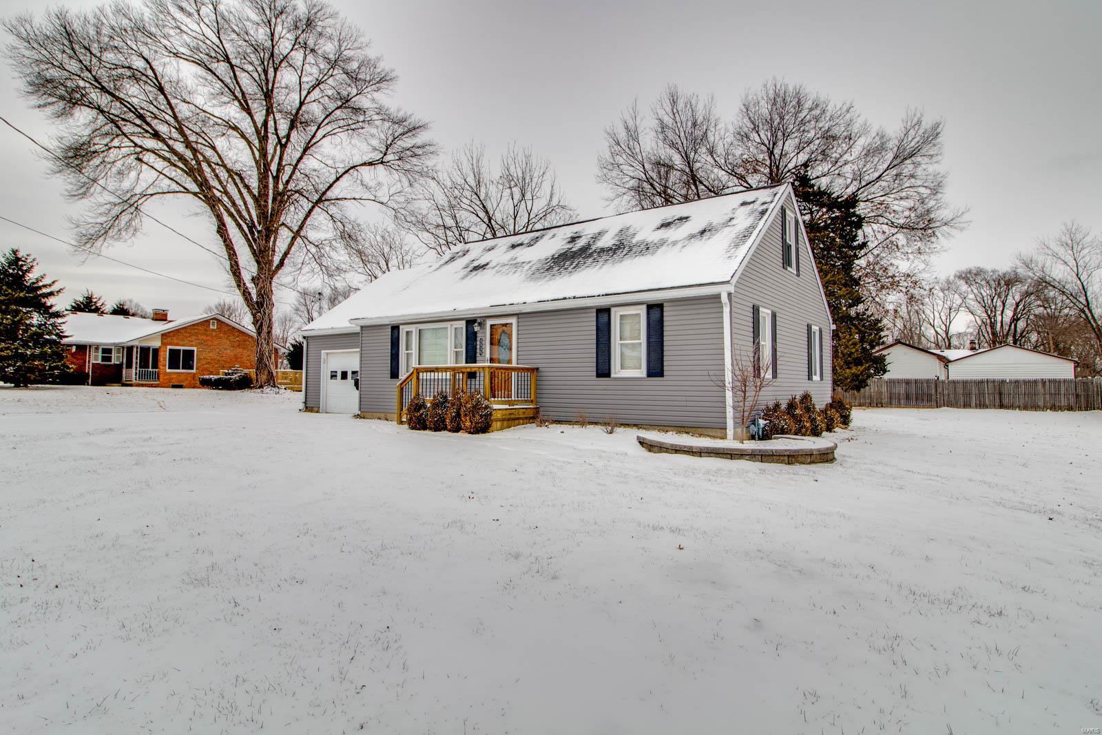 3530 Omega Street Alton, IL 62002 - Photo 2 of 29 Gallery Image 2