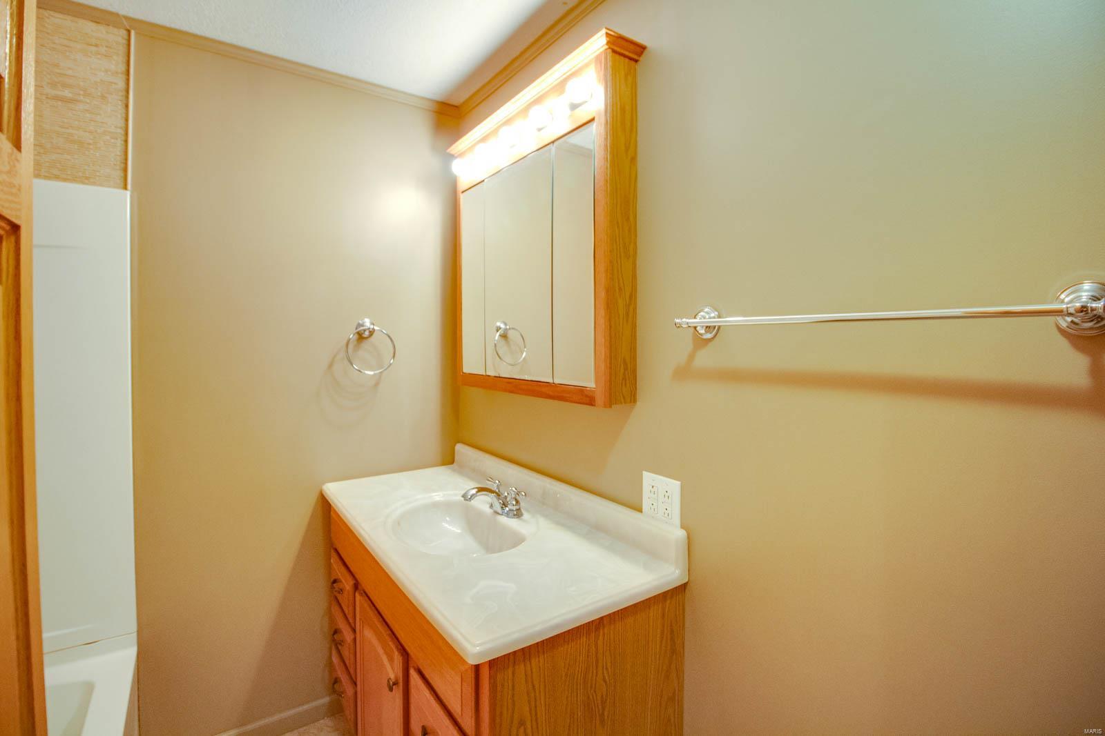 3530 Omega Street Alton, IL 62002 - Photo 15 of 29 Gallery Image 15