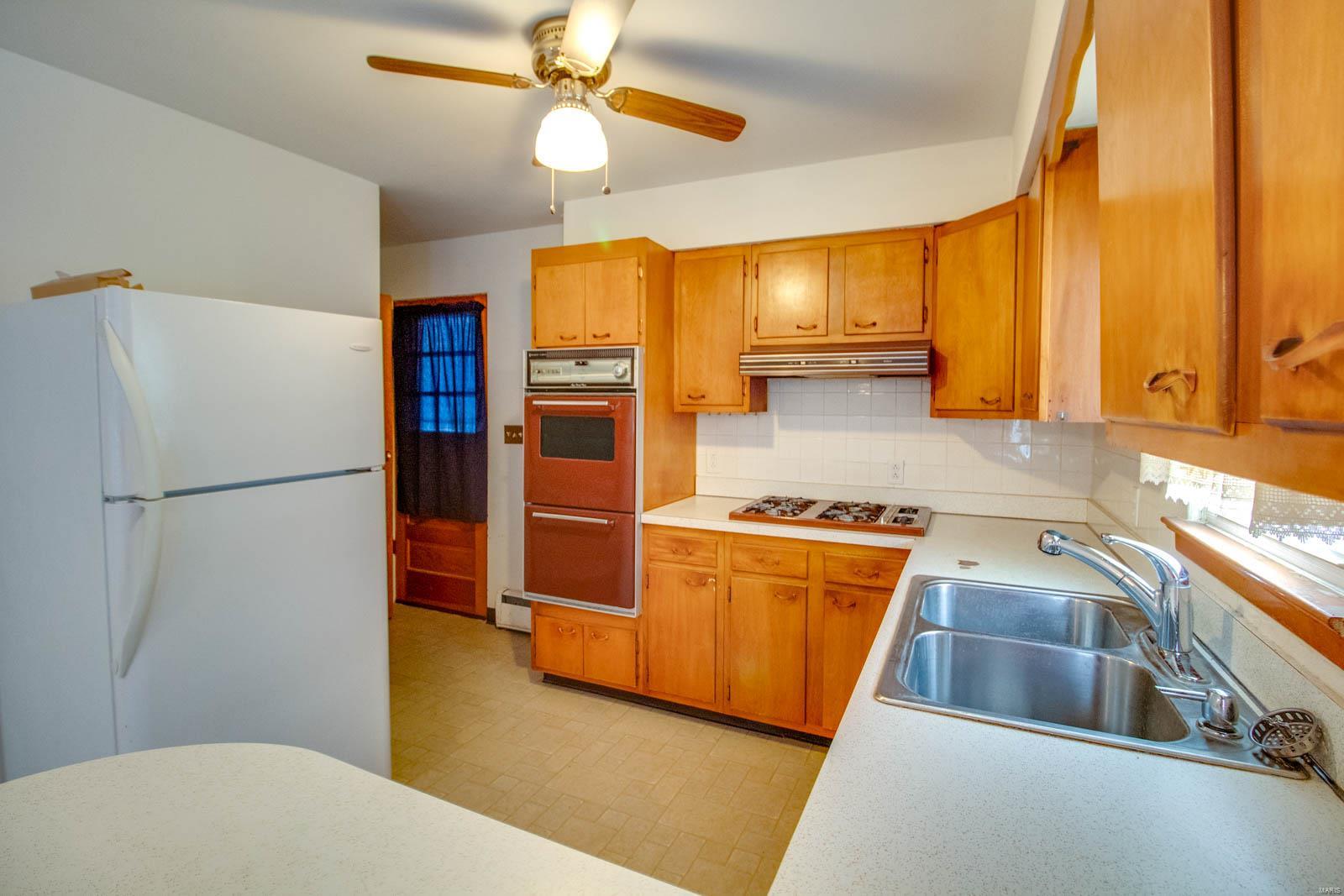 3530 Omega Street Alton, IL 62002 - Photo 9 of 29 Gallery Image 9
