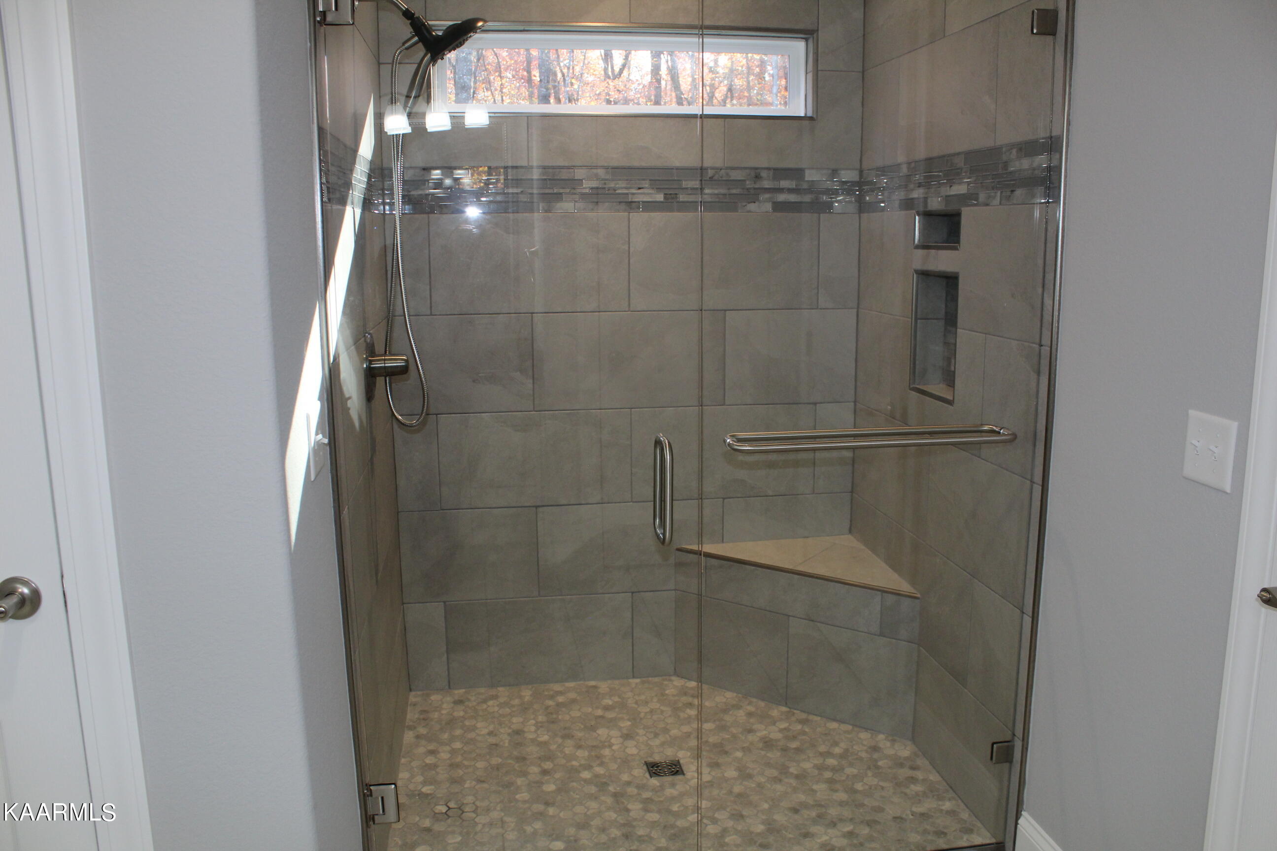 1500 East Overlook Road Monterey, TN 38574 - Photo 17 of 22 Mast shower