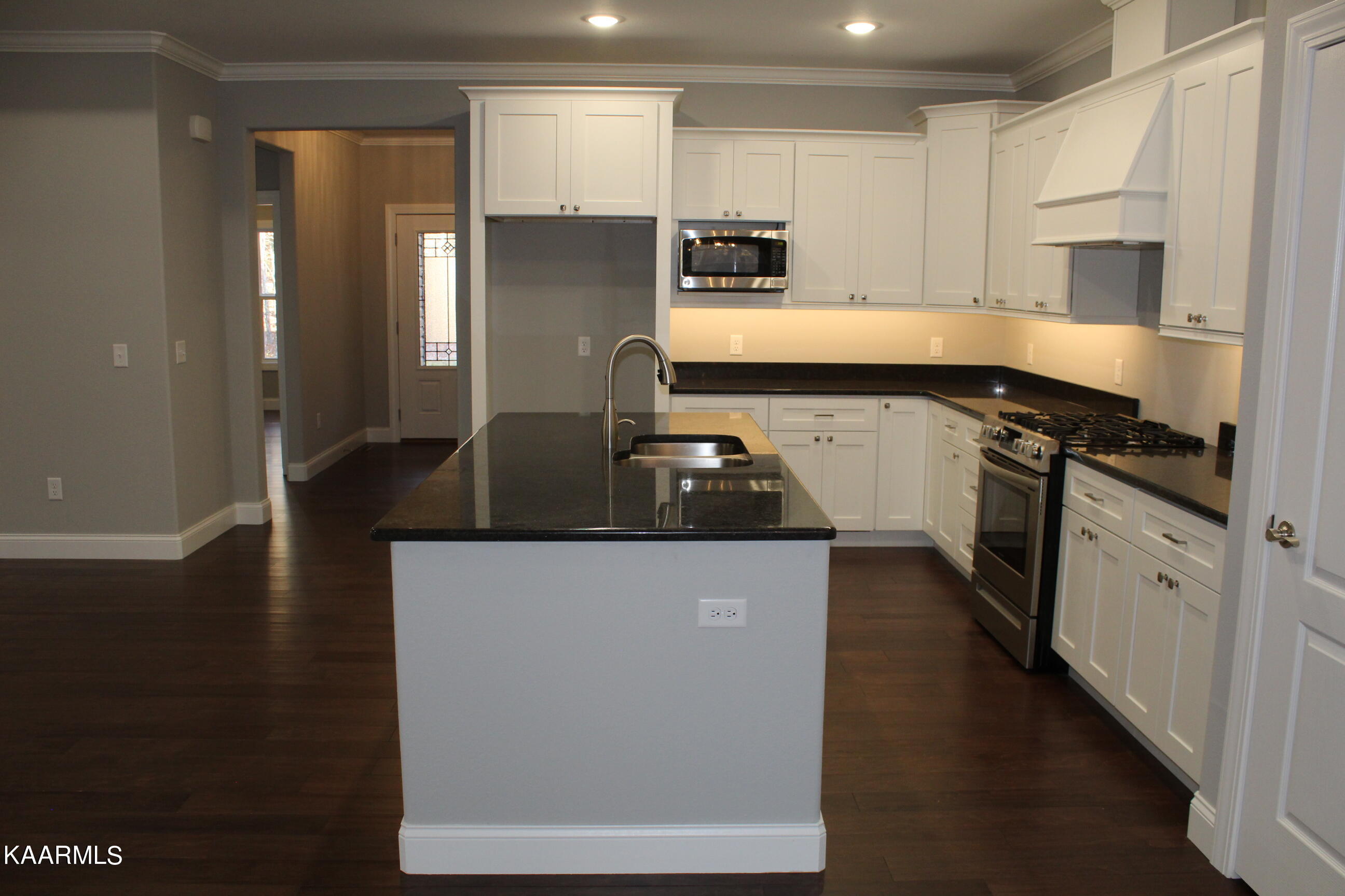 1500 East Overlook Road Monterey, TN 38574 - Photo 9 of 22 Island