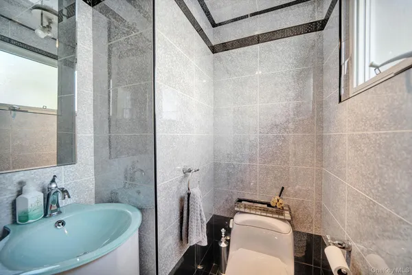 $2,199,000 | 73-55 194th Street | Fresh Meadows