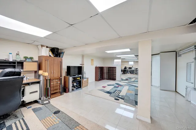 $2,300,000 | 73-55 194th Street | Fresh Meadows