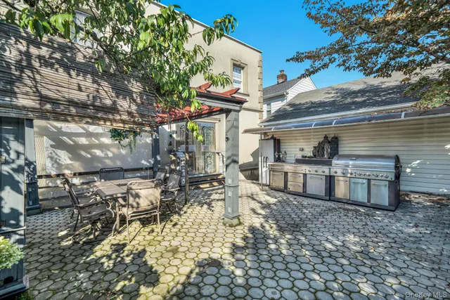 $2,300,000 | 73-55 194th Street | Fresh Meadows