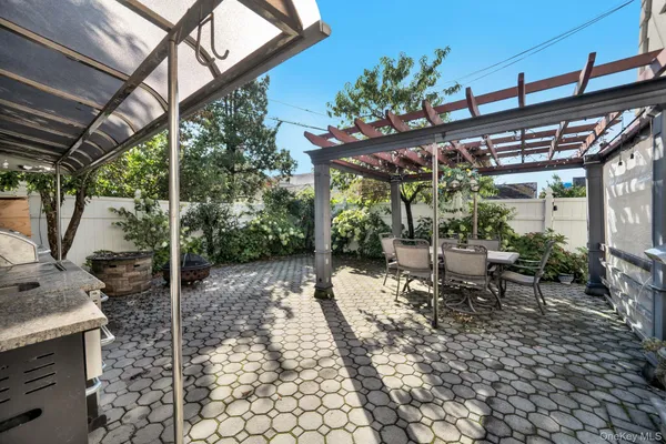 $2,199,000 | 73-55 194th Street | Fresh Meadows