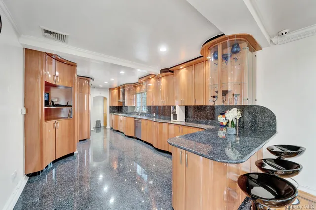 $2,300,000 | 73-55 194th Street | Fresh Meadows