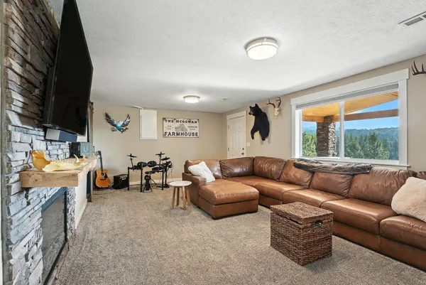 $645,000 | 1721 Kirkpatrick Road, Elk, WA 99009