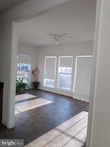 a view of empty room with window